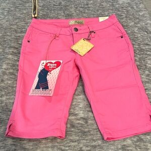 NWT Hybrid & Company Pink Stretch Bermuda Shorts Size 7